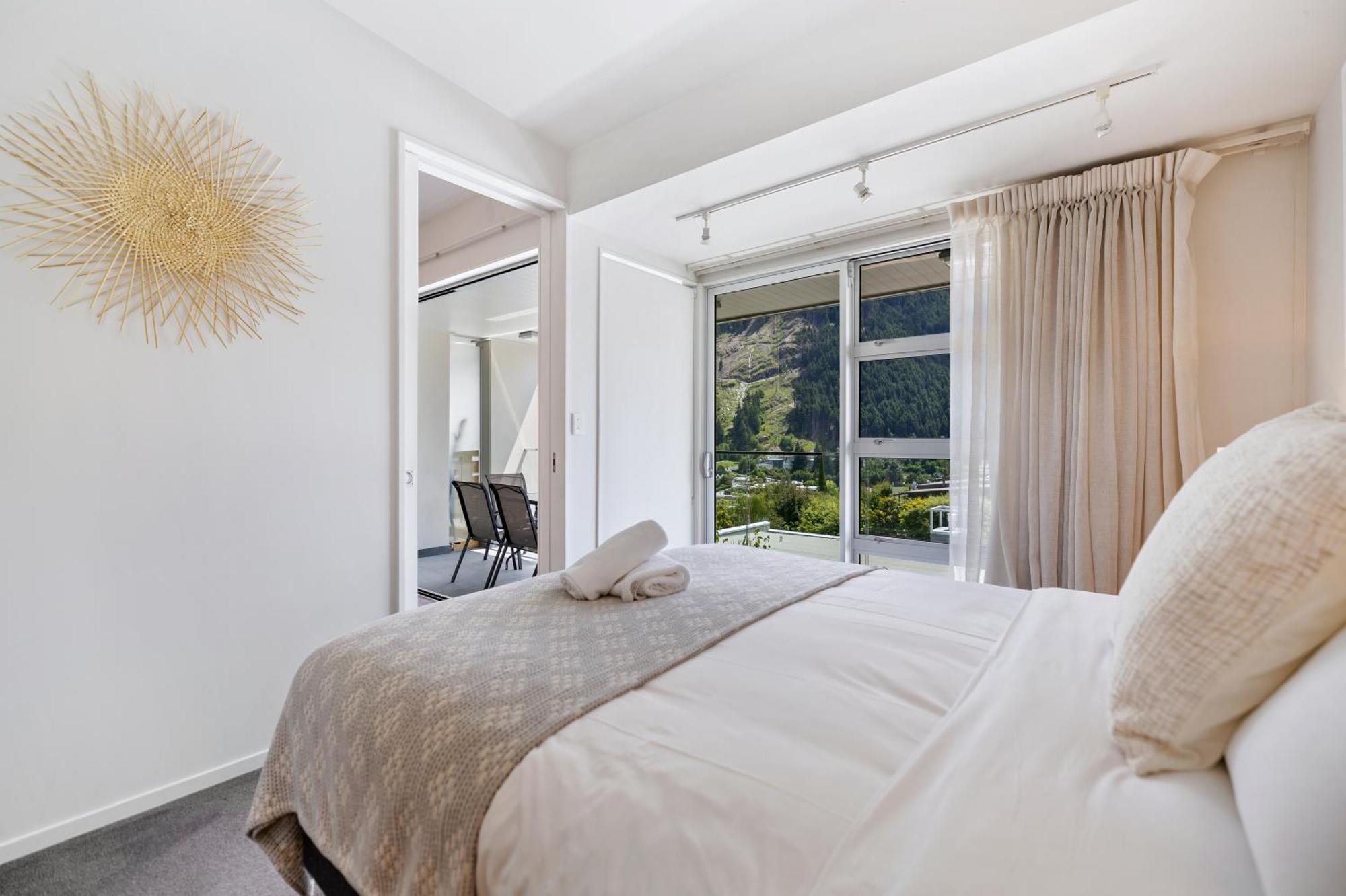 Апартаменти Stylish Haven Luxury Interiors In Prime Location Квінстаун Екстер'єр фото